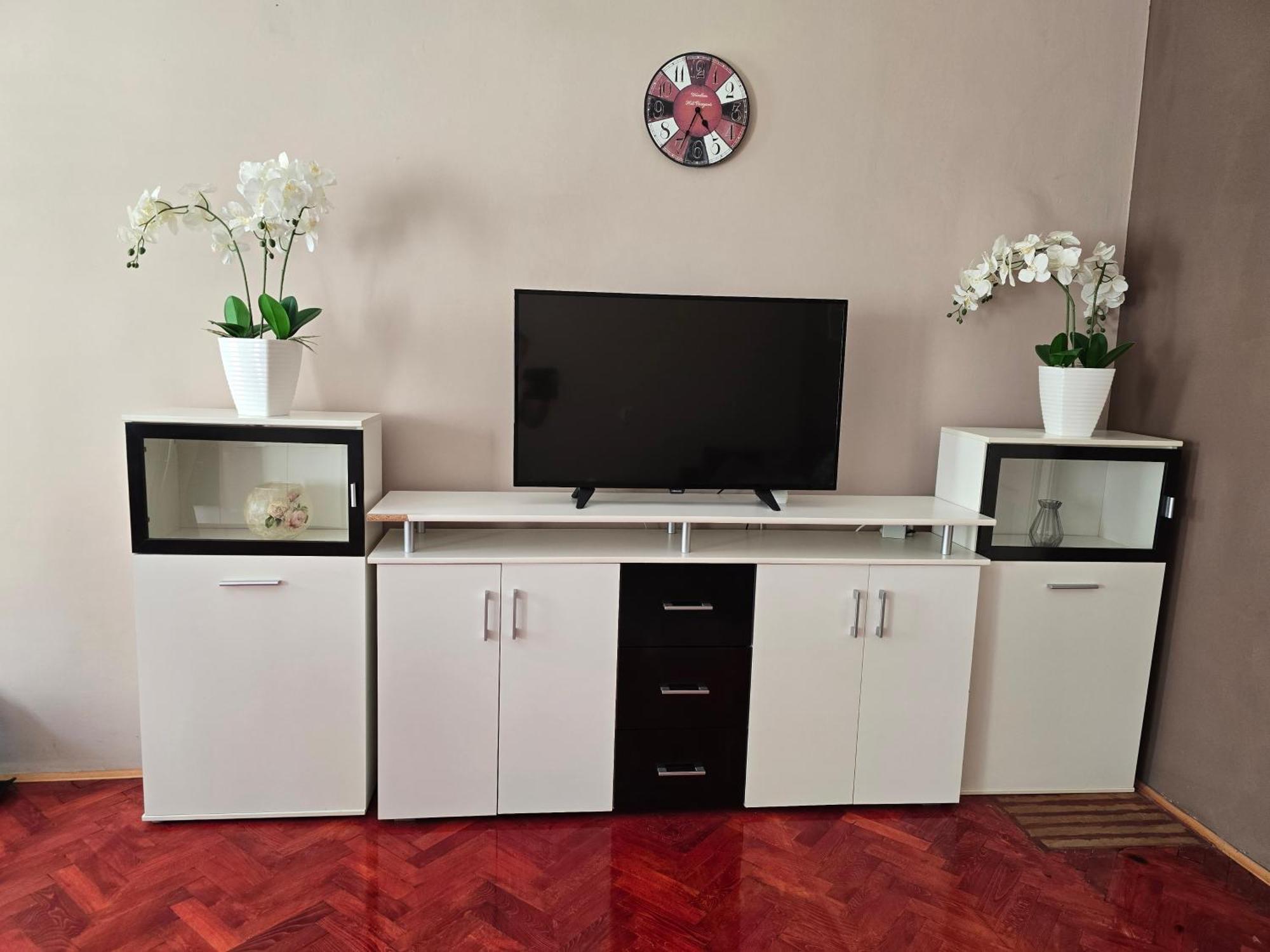 Apartman Prvi Red Do Mora 茨里克韦尼察 外观 照片