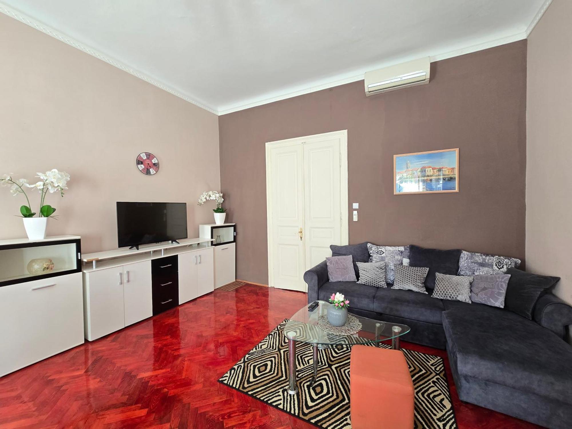 Apartman Prvi Red Do Mora 茨里克韦尼察 外观 照片